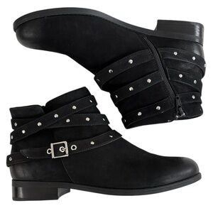 EUC Vionic Leather Lona Studded Ankle Boots Black Size 9